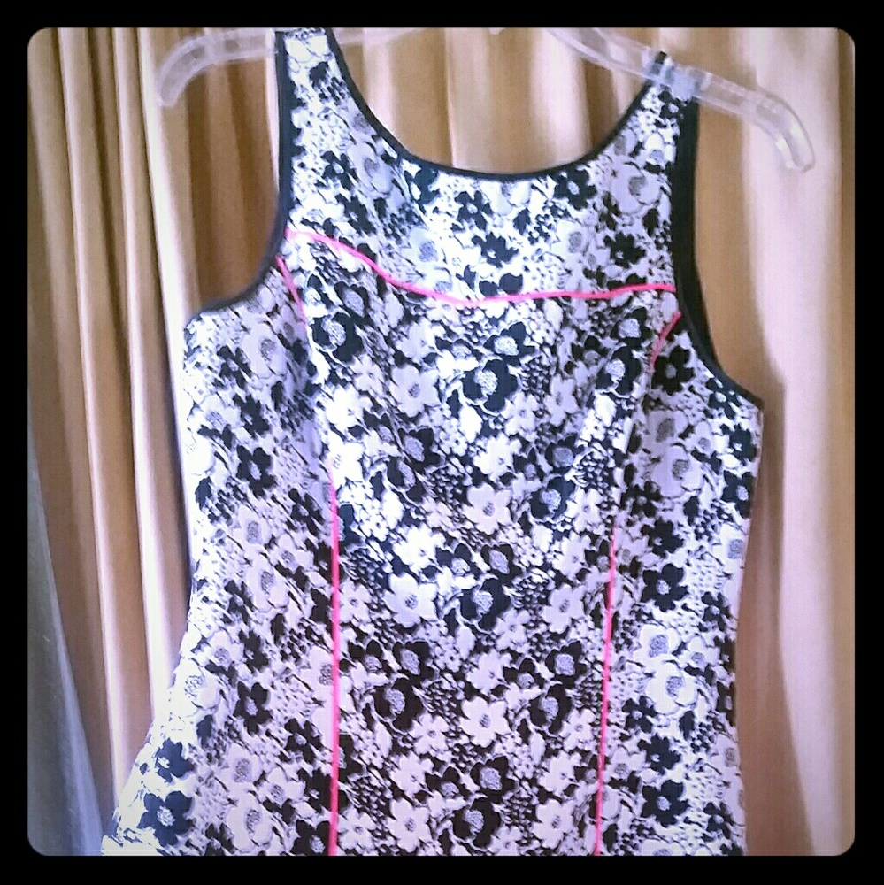 Sleeveless dress